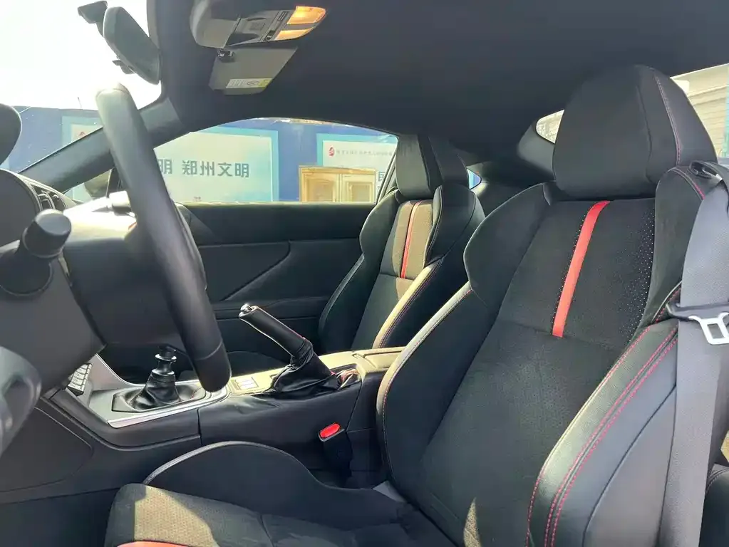 Subaru BRZ 2023 из CN, фото 4