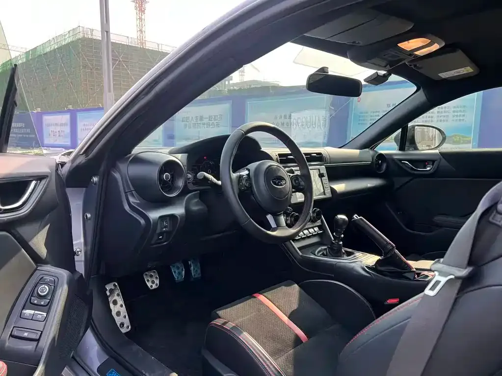 Subaru BRZ 2023 из CN, фото 2