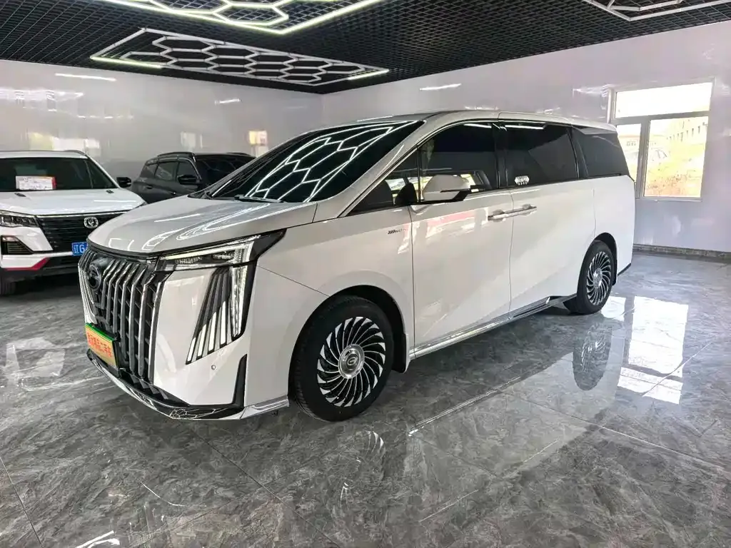 GAC Motor Trumpchi M8 — фото 1
