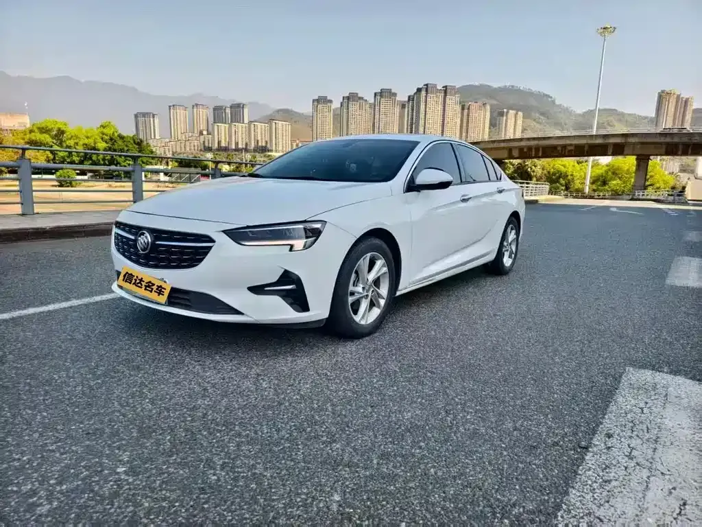 Buick Regal — фото 1