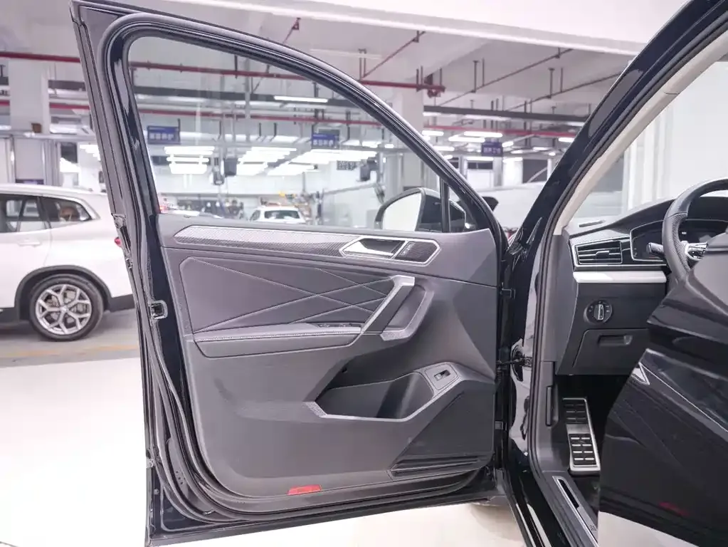 Volkswagen Tiguan L 2022 из CN, фото 9