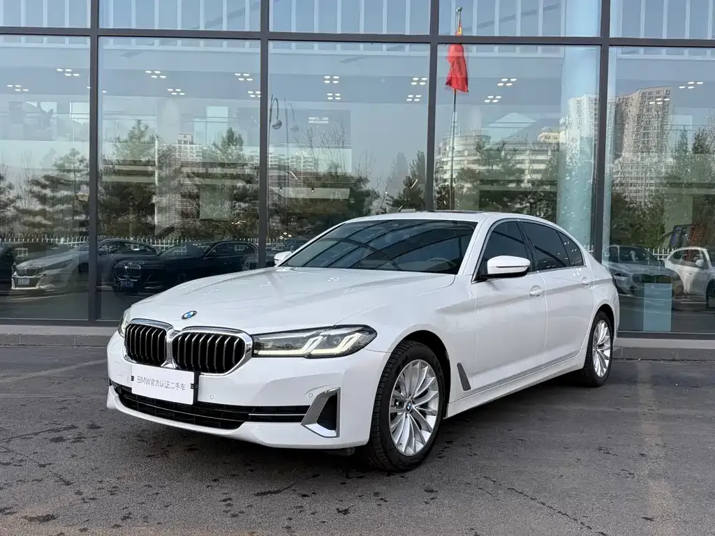 BMW 5 Series — фото 1