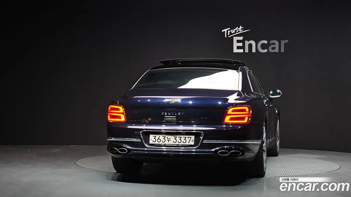 Bentley Flying Spur — фото 7