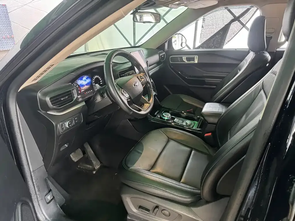Ford Explorer 2021 из CN, фото 3