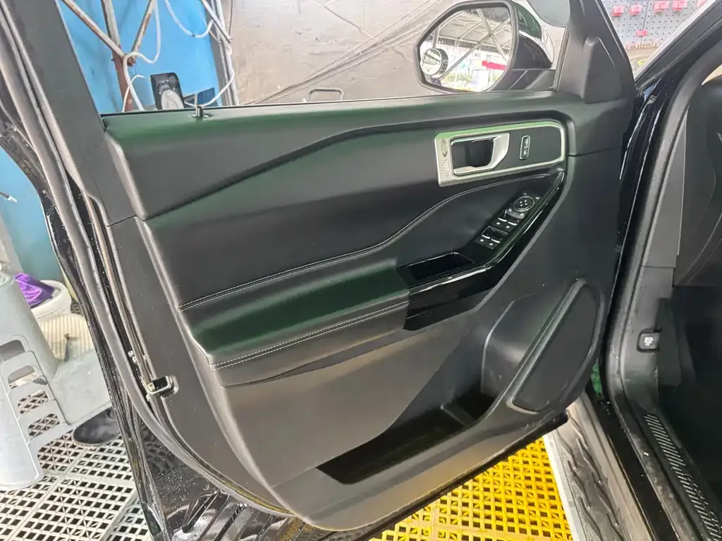 Ford Explorer 2021 из CN, фото 8