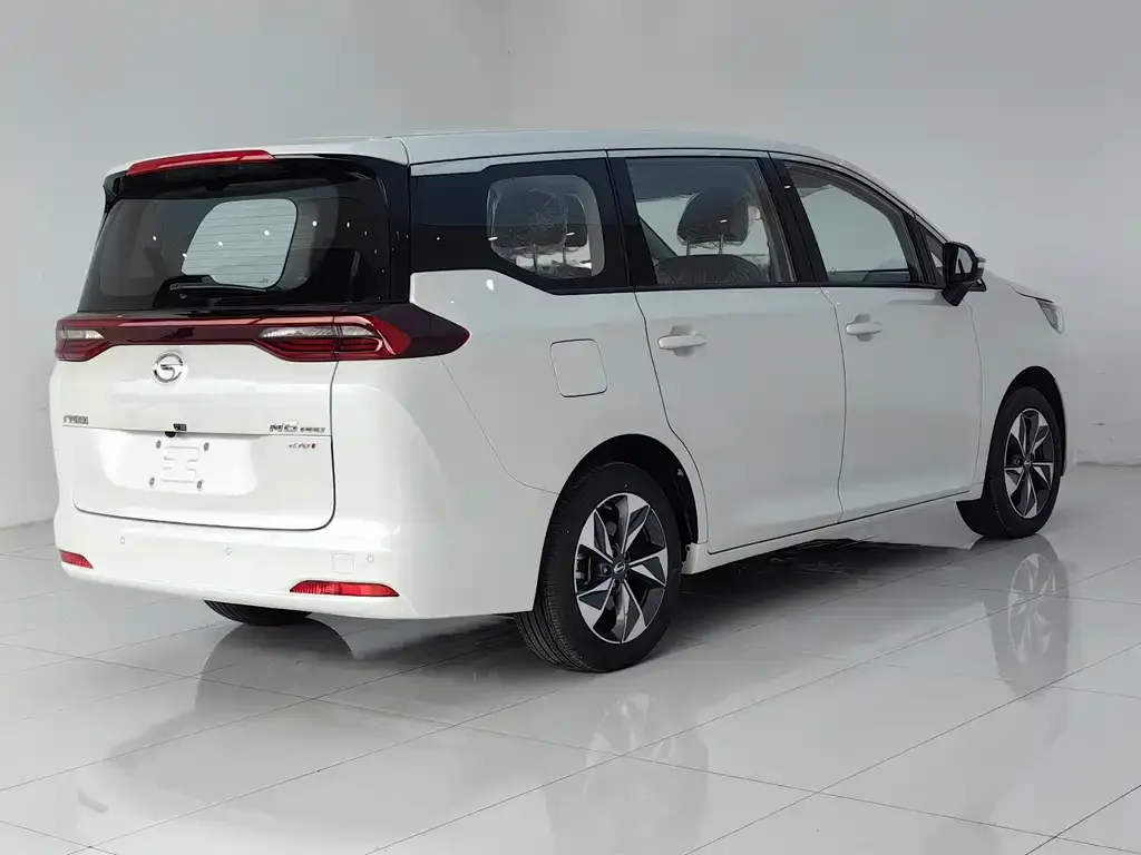 GAC Motor Trumpchi M6 — фото 2
