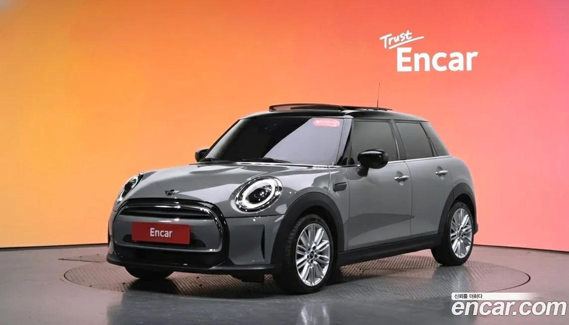 Mini Cooper 5-Door Classic Plus