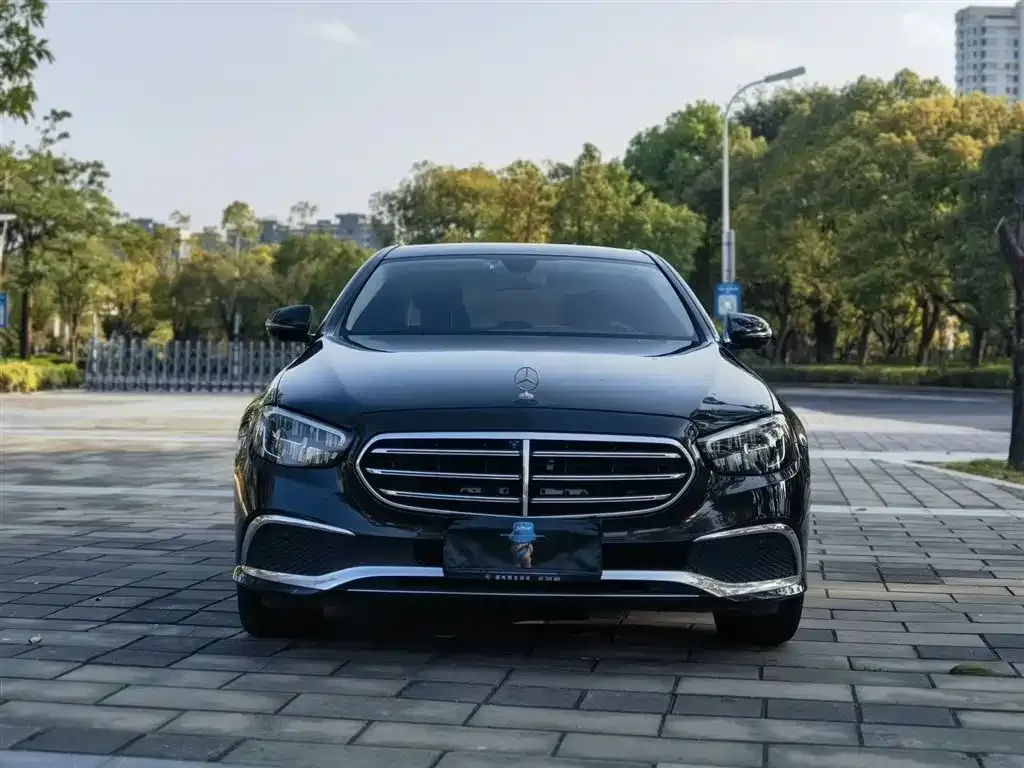Mercedes-Benz E-Class — фото 5