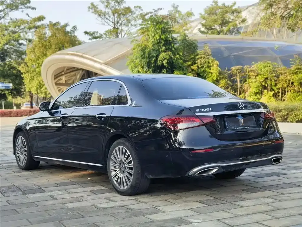 Mercedes-Benz E-Class — фото 8