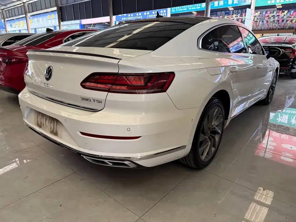Volkswagen CC 2023 из CN, фото 9