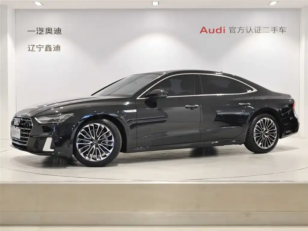 Audi A7L — фото 1