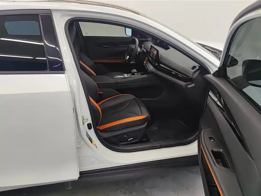 Changan UNI-V 2023 из CN, фото 4