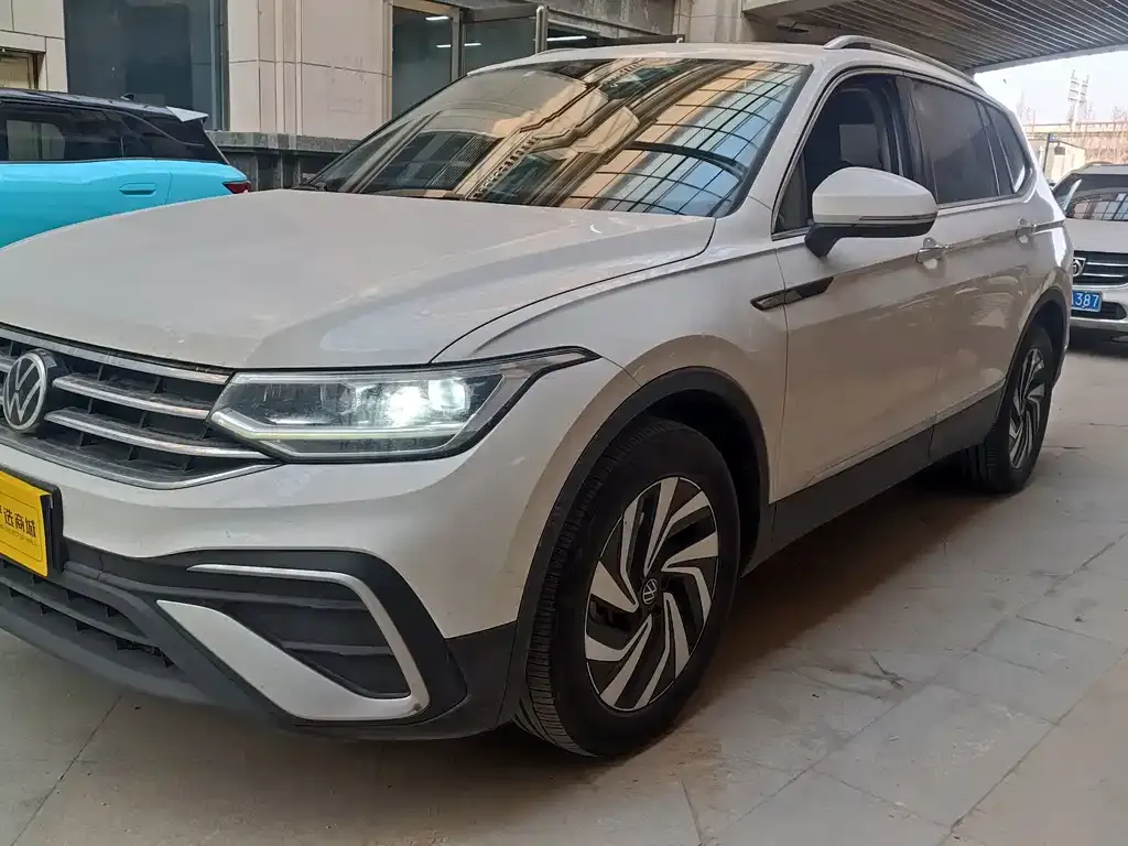 Volkswagen Tiguan L 2022 из CN, фото 1