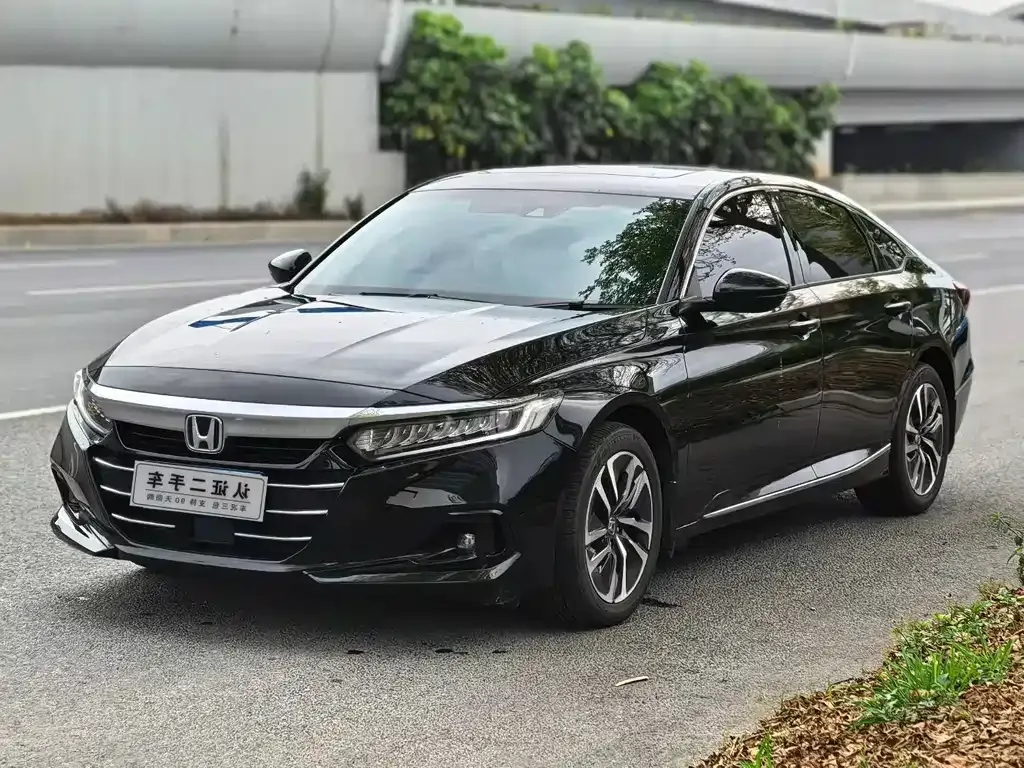 Honda Accord — фото 1