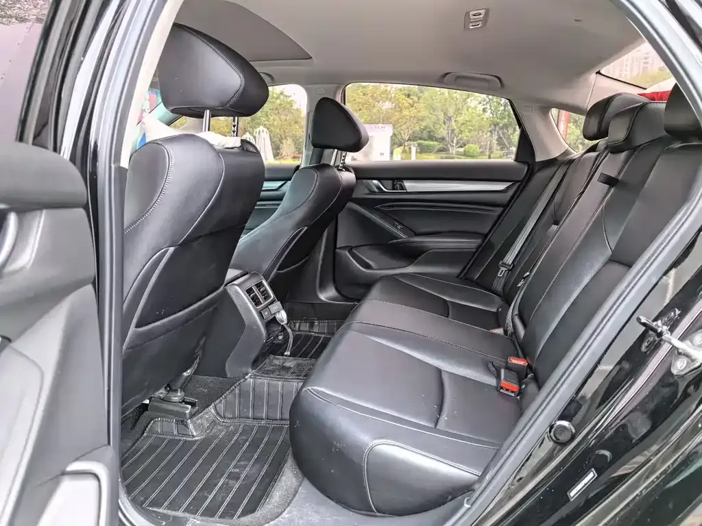 Honda Accord — фото 2