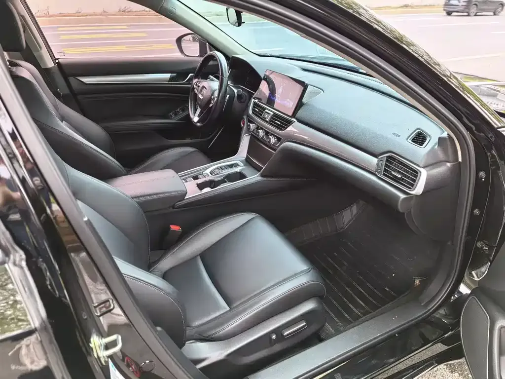 Honda Accord — фото 6