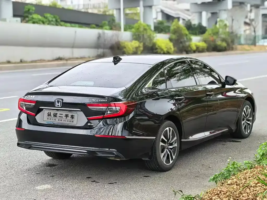 Honda Accord — фото 9