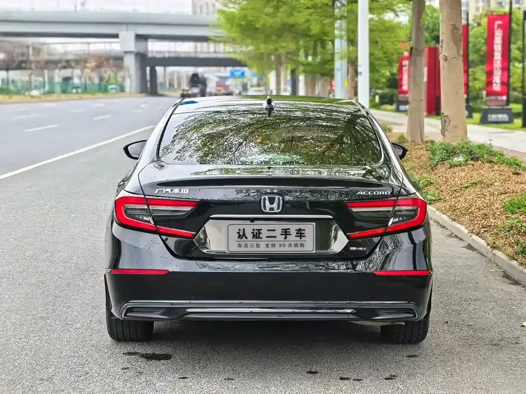 Honda Accord — фото 8