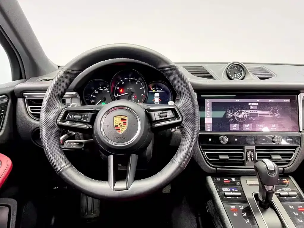 Porsche Macan — фото 9