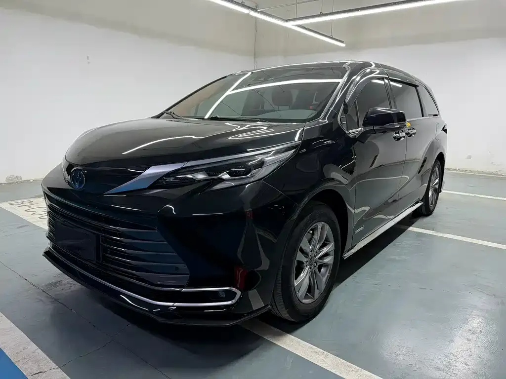 Toyota Sienna 2024 из CN, фото 1