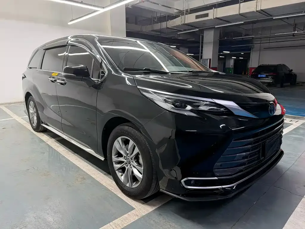 Toyota Sienna 2024 из CN, фото 2
