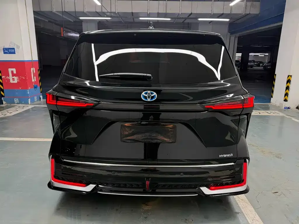 Toyota Sienna 2024 из CN, фото 6