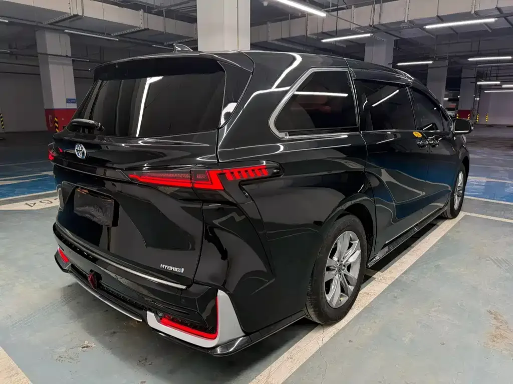 Toyota Sienna 2024 из CN, фото 7