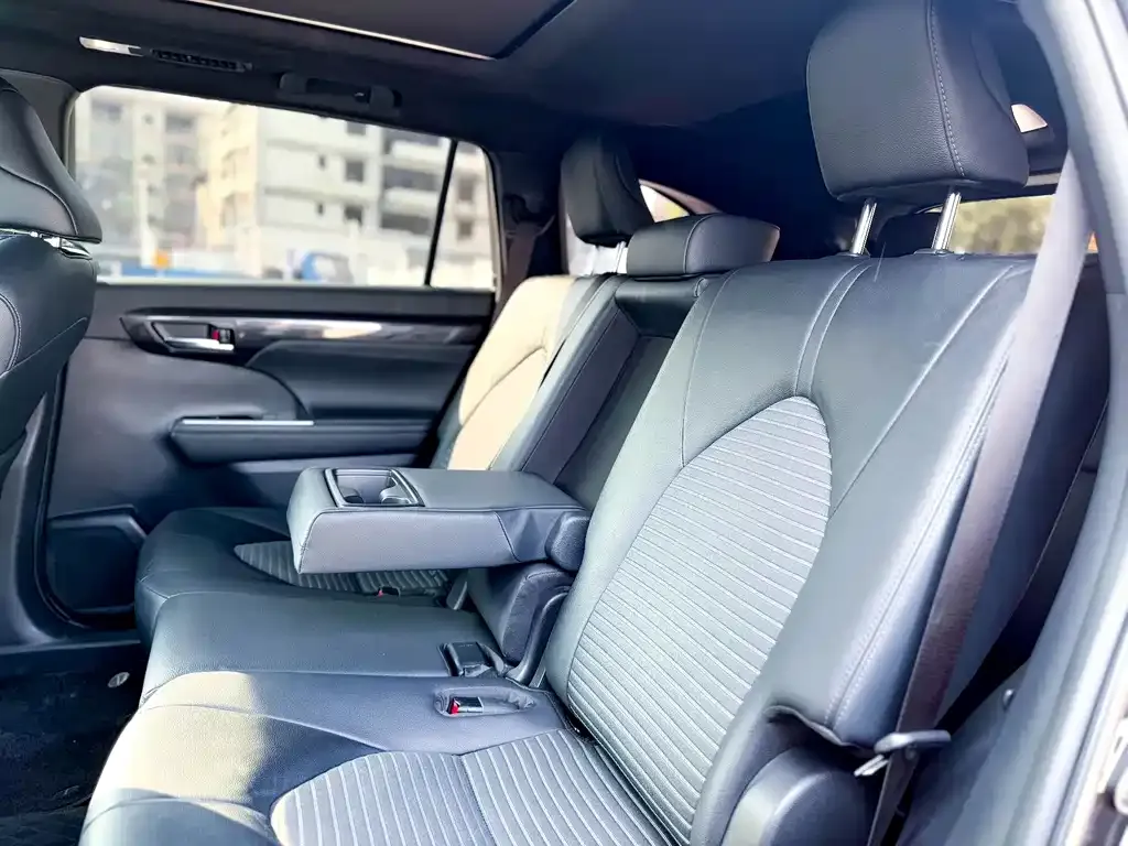 Toyota Crown Kluger 2022 из CN, фото 3