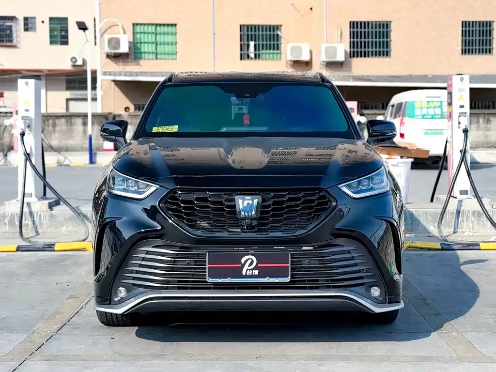 Toyota Crown Kluger 2022 из CN, фото 7