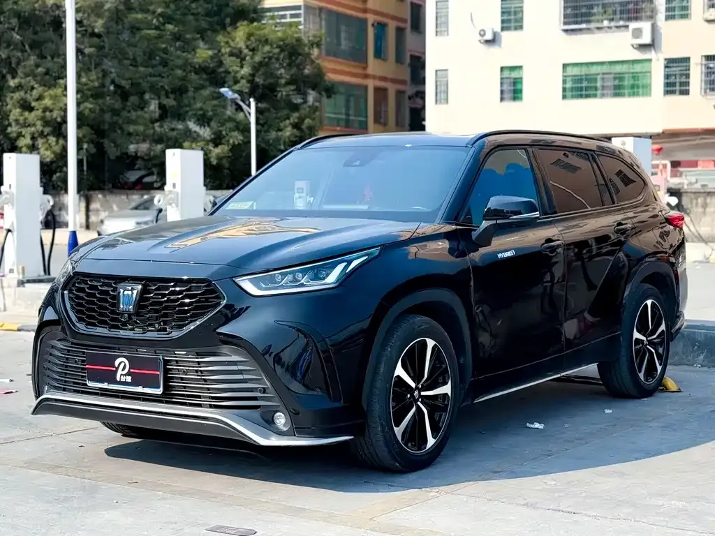Toyota Crown Kluger 2022 из CN, фото 9