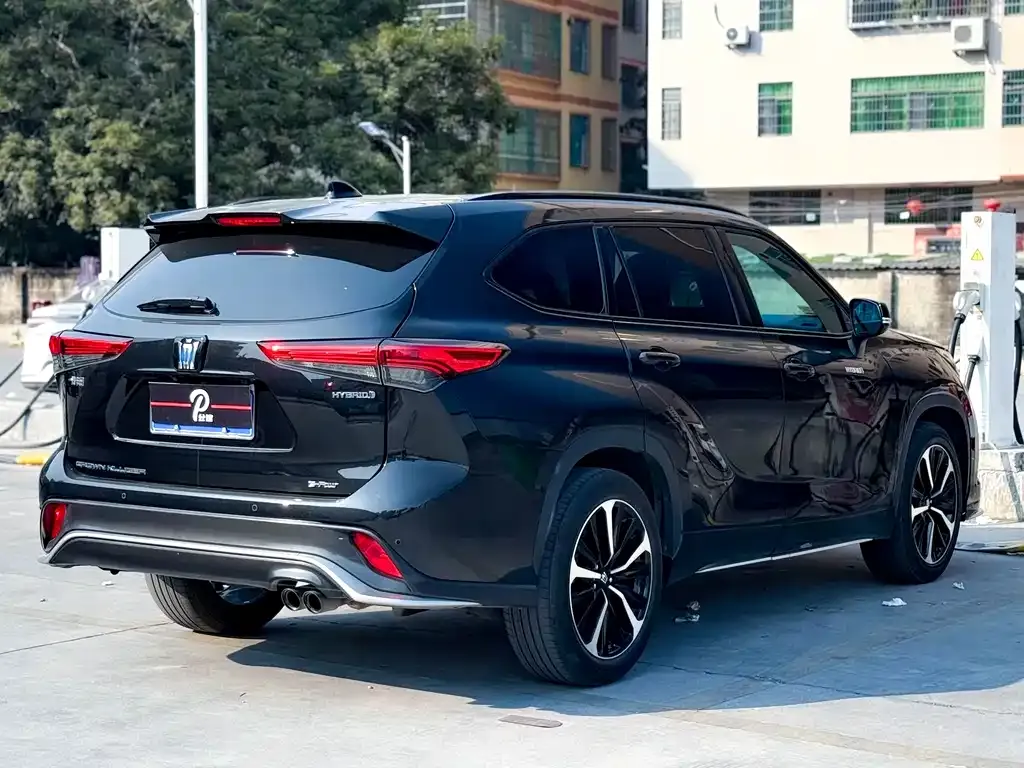 Toyota Crown Kluger 2022 из CN, фото 10