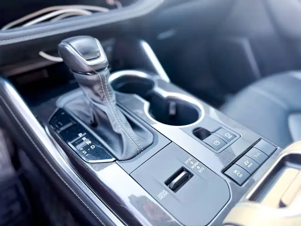 Toyota Crown Kluger 2022 из CN, фото 4