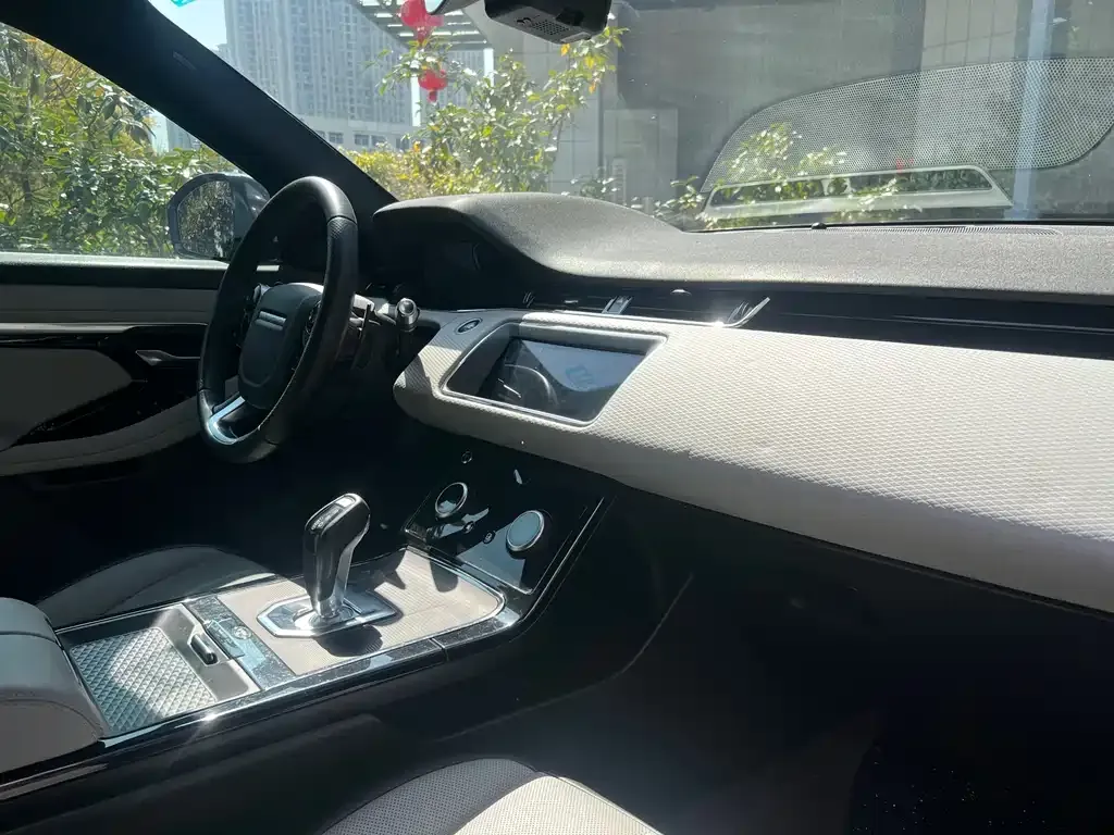 Land Rover Evoque — фото 6