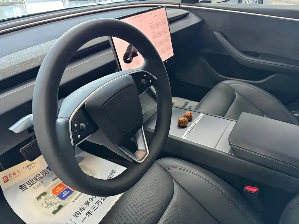 Tesla Model 3 — фото 4