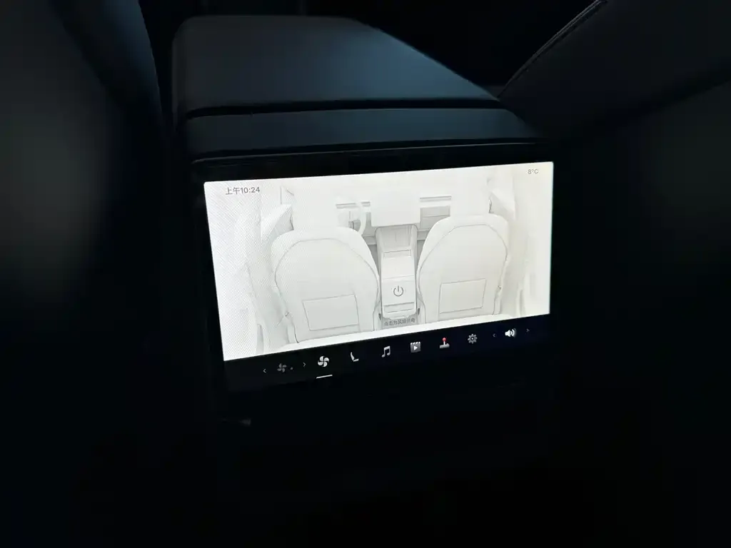 Tesla Model 3 — фото 2