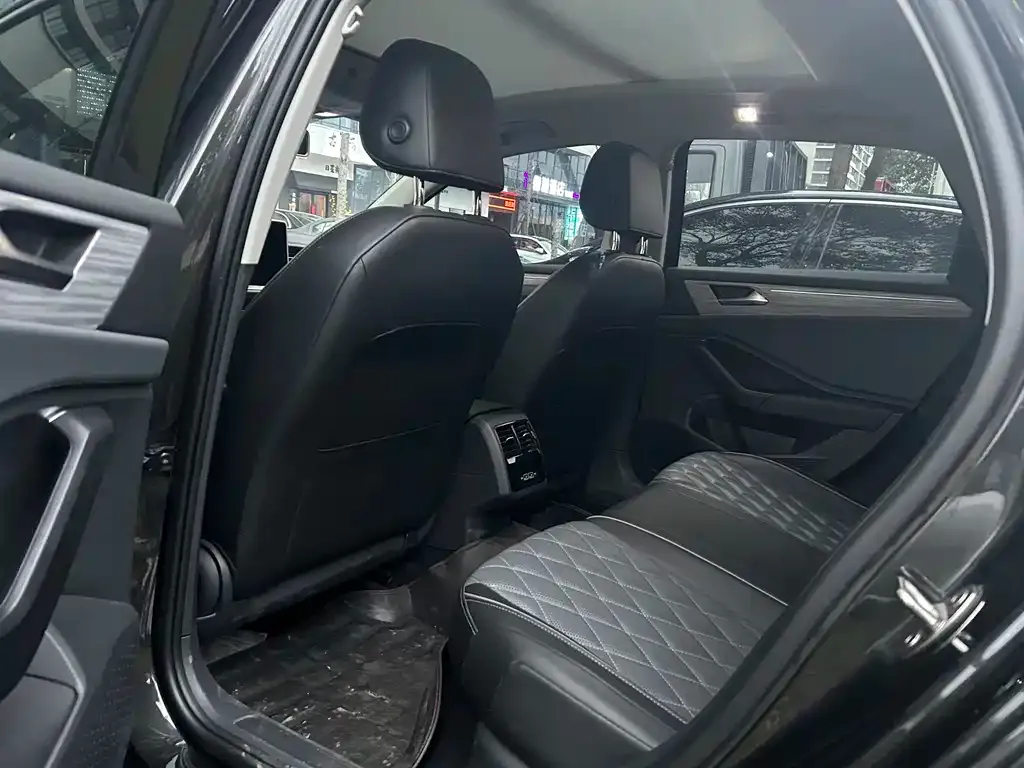 Volkswagen Sagitar 2024 из CN, фото 4