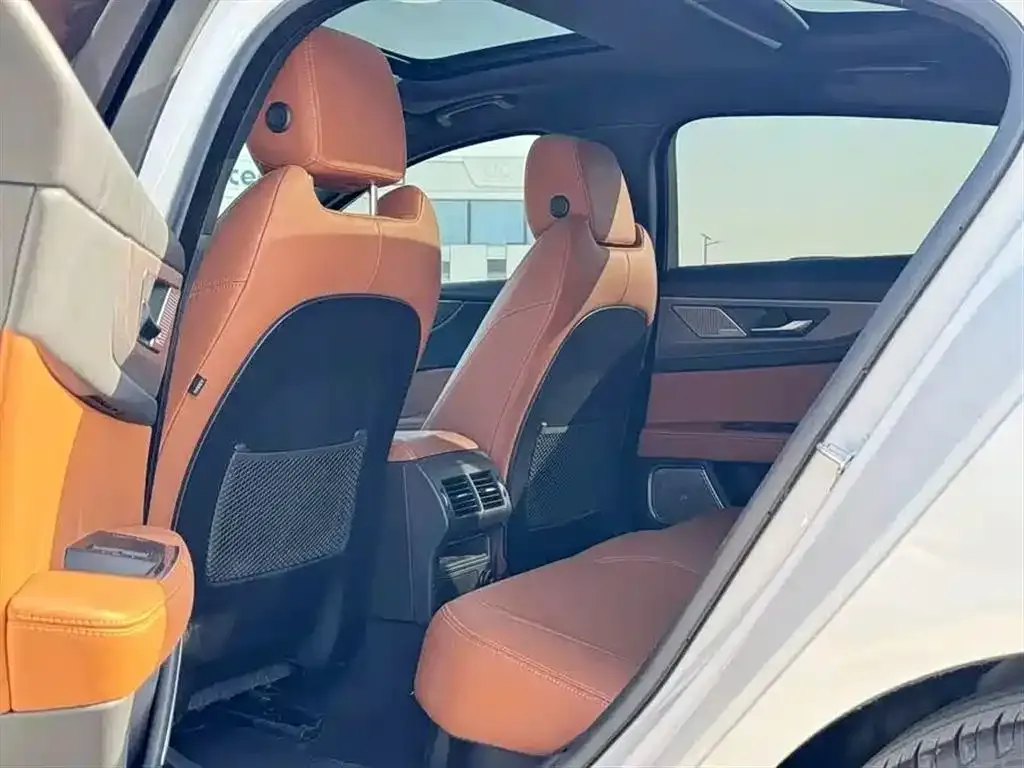 Jaguar XEL — фото 10