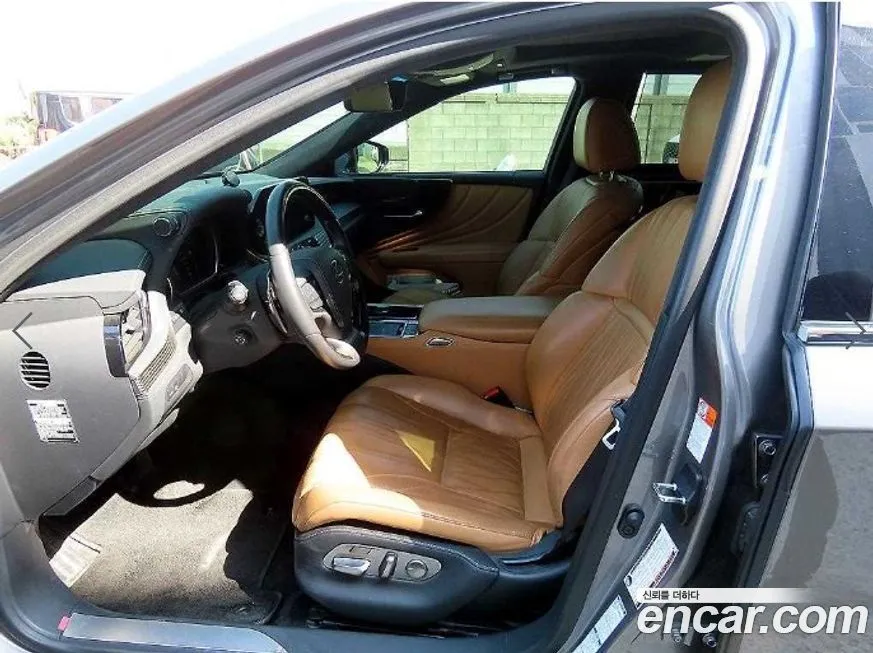 Lexus LS