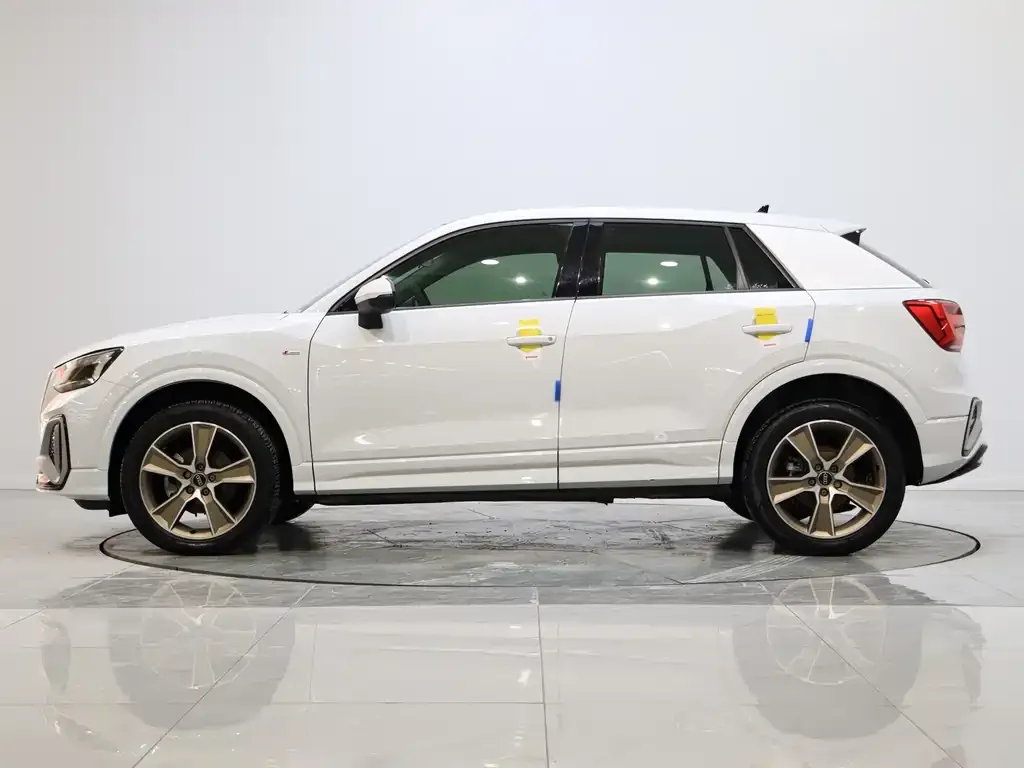 Audi Q2L 2023 из CN, фото 5