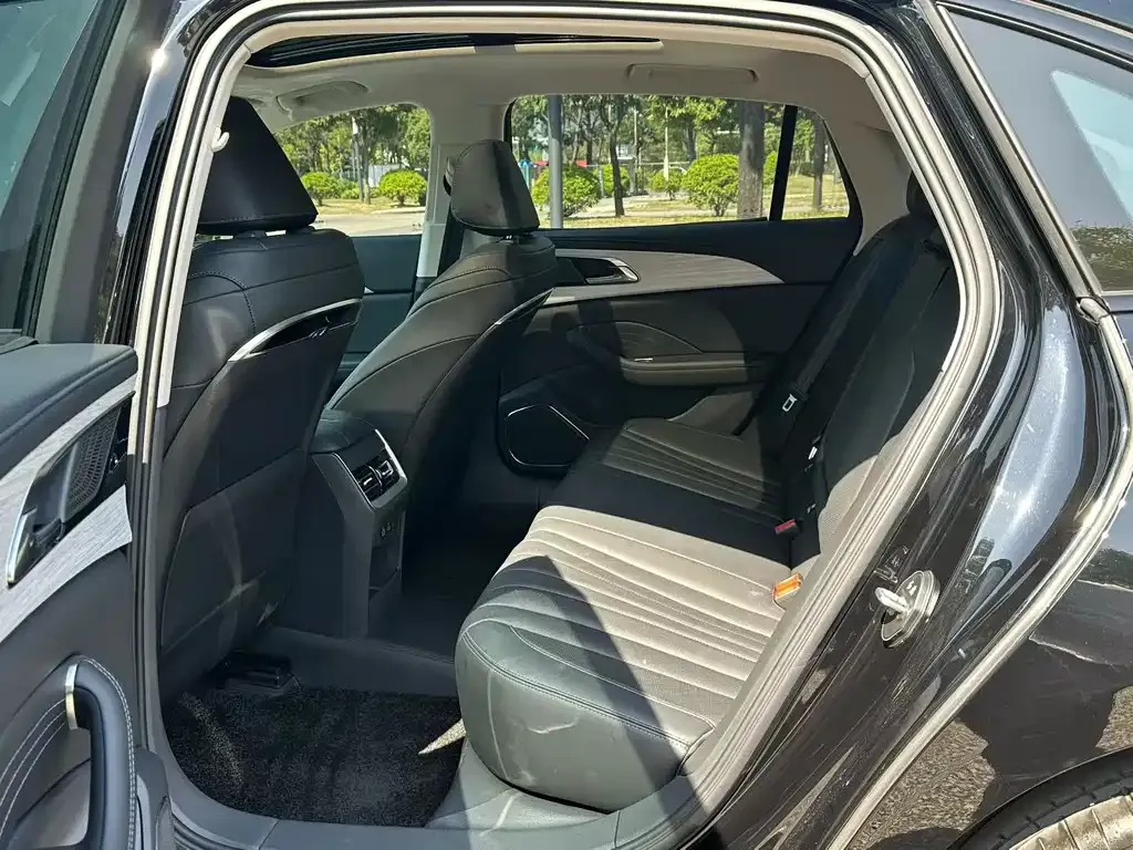 Hongqi H5 2025 из CN, фото 9