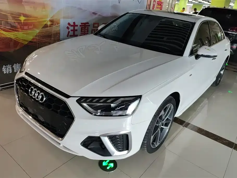 Audi A4L 2023 из CN, фото 1