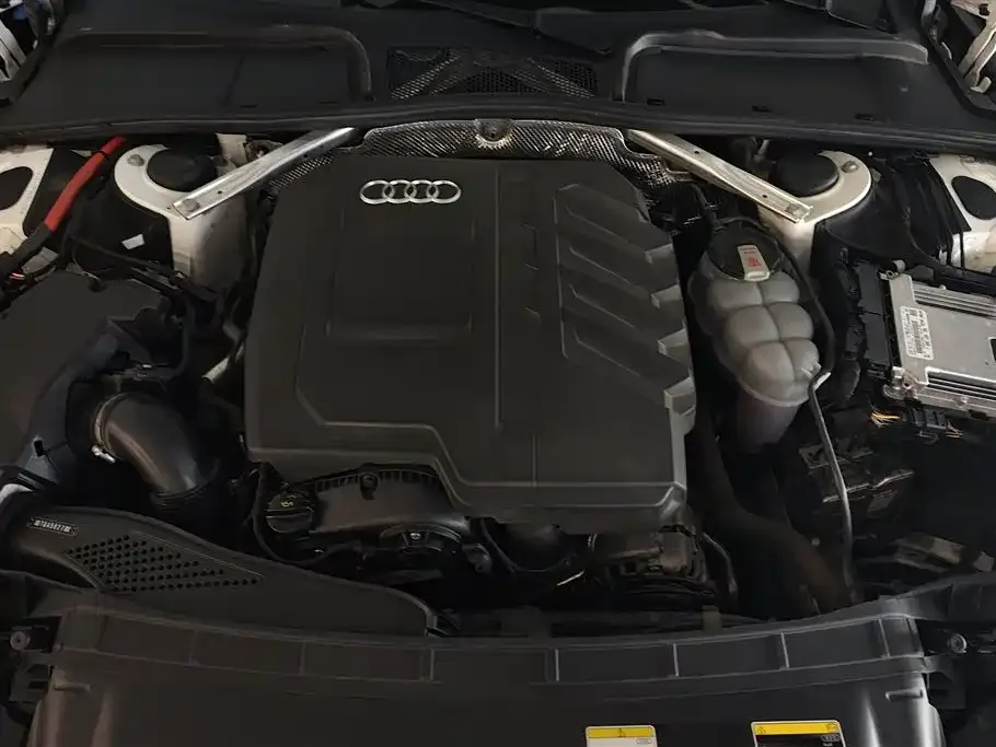 Audi A4L 2023 из CN, фото 9