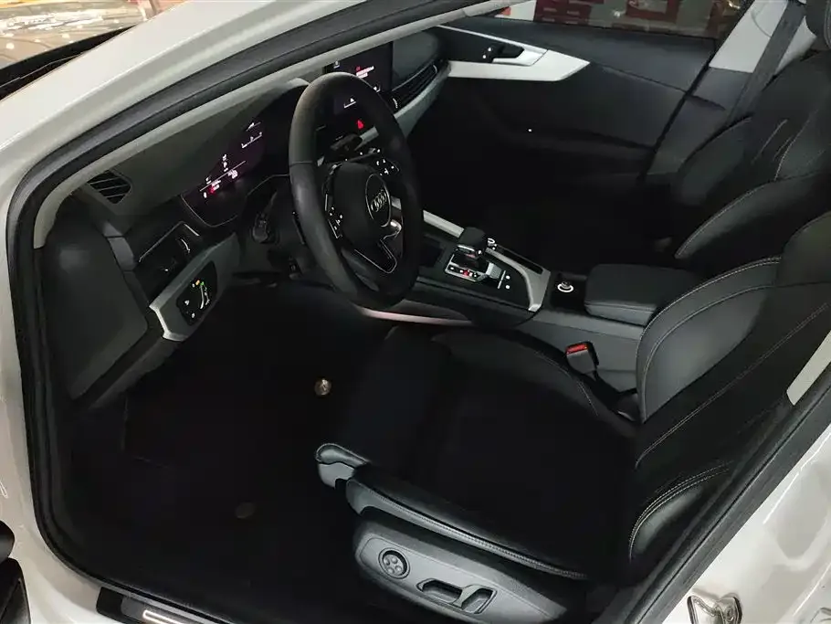 Audi A4L 2023 из CN, фото 6