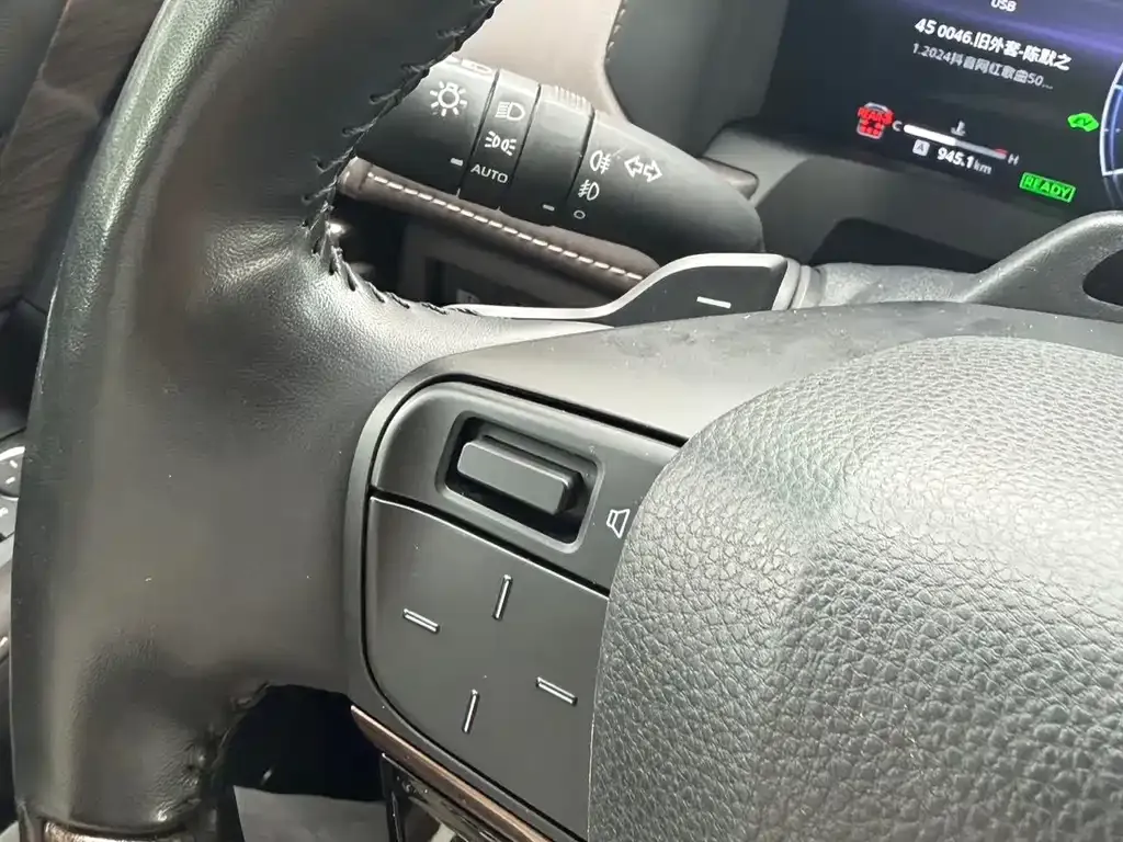 Toyota Alphard — фото 6