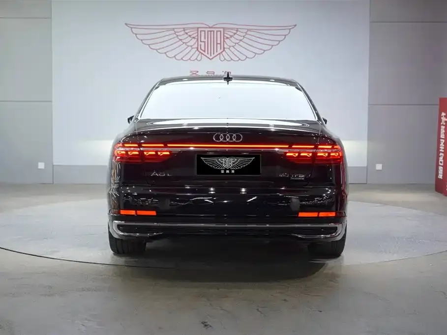 Audi A8 — фото 9