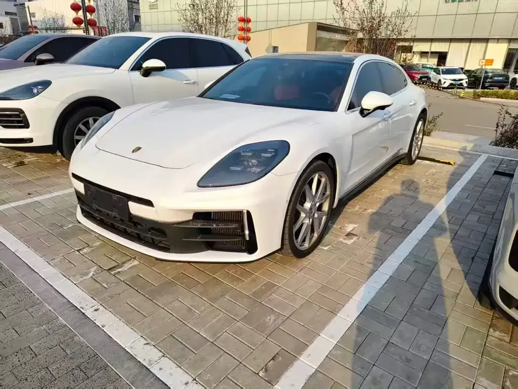 Porsche Panamera — фото 1