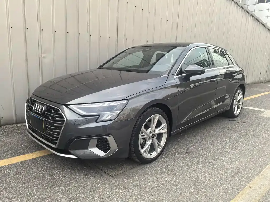 Audi A3 — фото 1