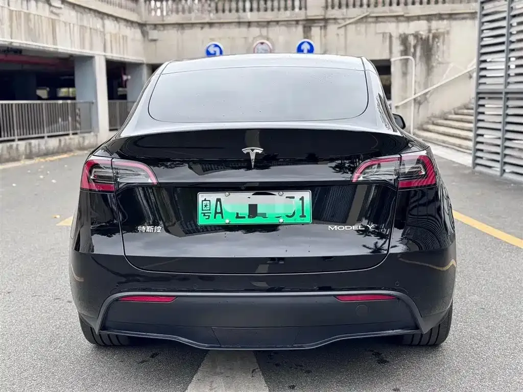Tesla Model Y 2023 из CN, фото 9