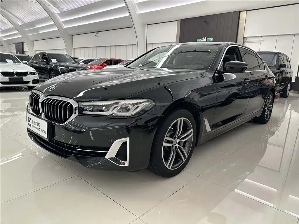 BMW 5 Series — фото 1