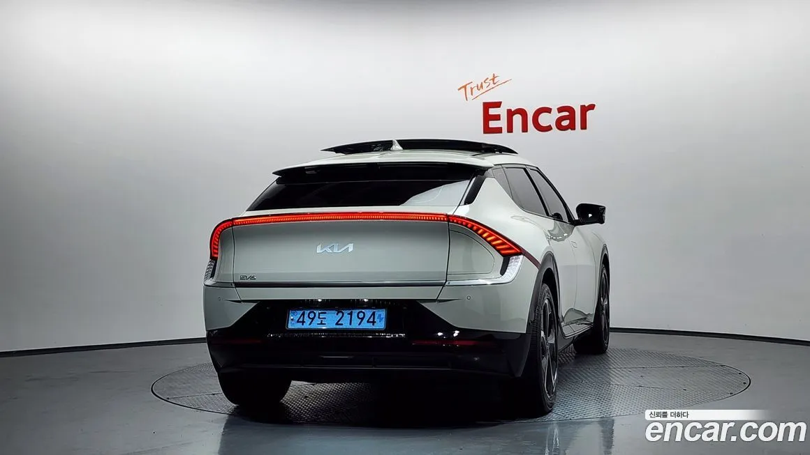 Kia EV6 — фото 8